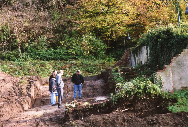 Ausgrabung der Fundamente der ehemaligen Synagoge